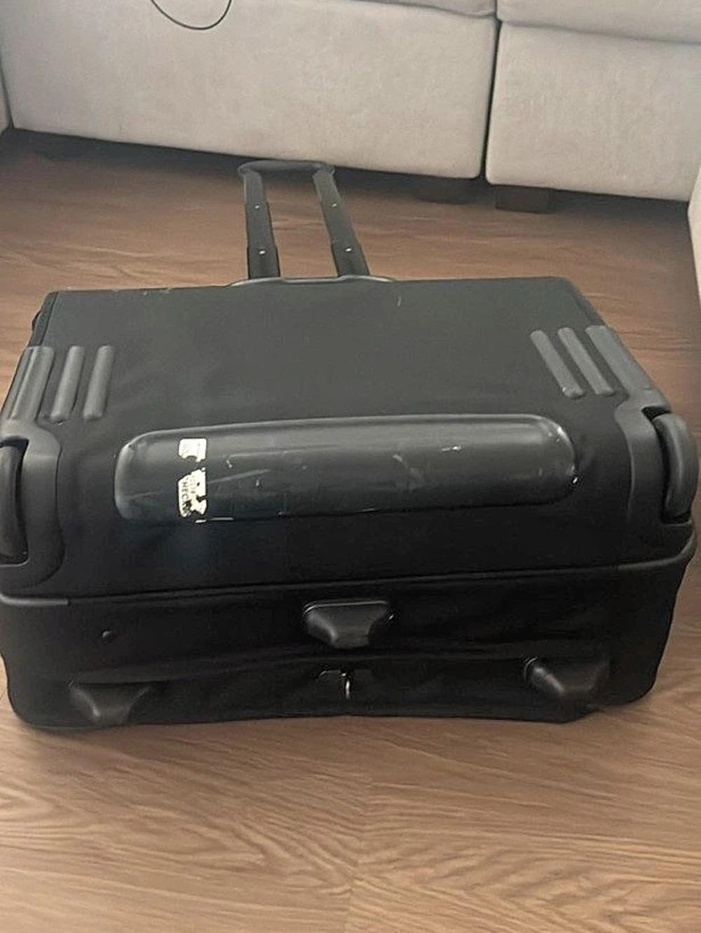 Tumi Alpha G4 Expandable 2-Wheeled Garment Bag Garment Bag Black Good